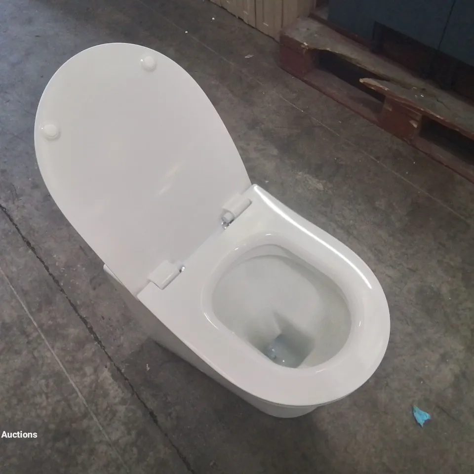 DESIGNER CERAMIC TOILET WITH SOFT CLOSE SEAT 