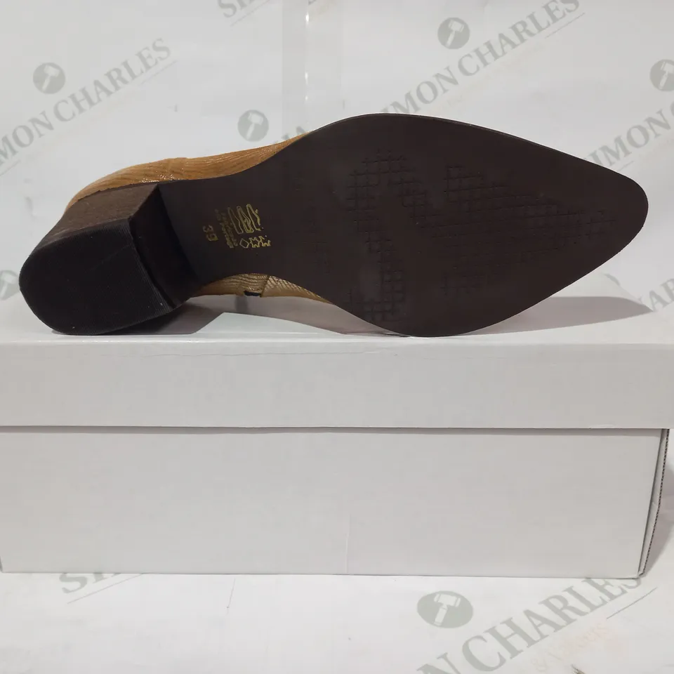 BOXED PAIR OF AZINE LOW HEEL SIDE-ZIP SHOES IN METALLIC GOLD EU SIZE 39