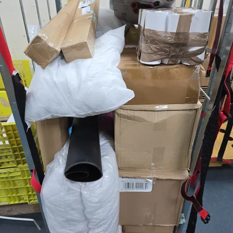 CAGE OF APPROXIMATELY 10 ASSORTED HOUSEHOLD ITEMS TO INCLUDE - GOLF PRACTICE SWING SET , MOP AND BUCKET KIT , PRINTING LABELS , ETC - COLLECTION ONLY 