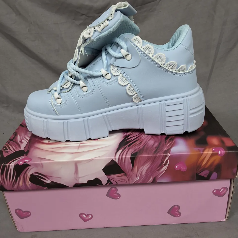 BOXED KOI FANCIFUL FREDDO BEAR RUFFLE TRAINERS IN BABY BLUE - UK 4