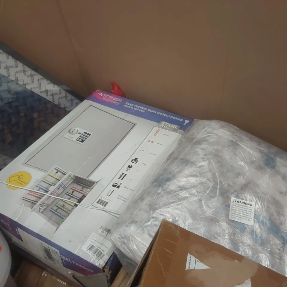 PALLET CONTAINING A VERY LARGE QUANTITY OF ASSORTED ITEMS INCLUDING: DIGITAL KEY SAFE, RUG, TURNTABLE SYSTEM WITH SPEAKERS ECT