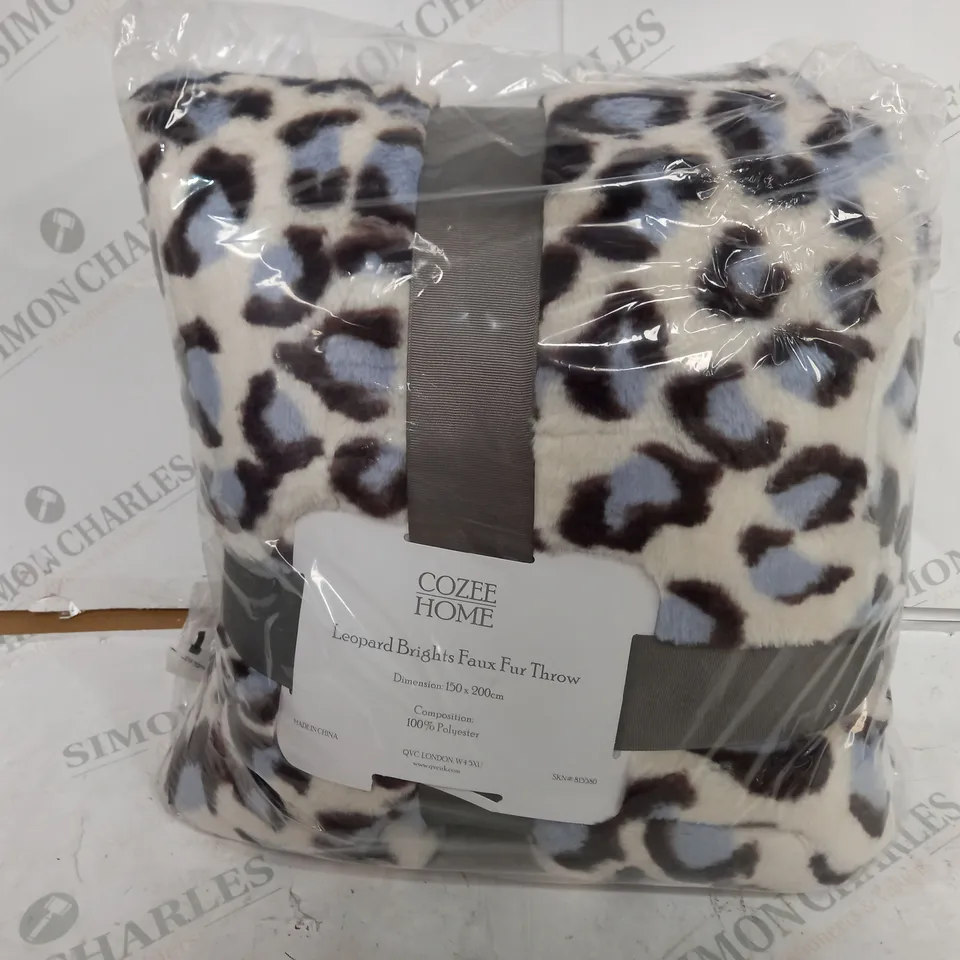 COZEE HOME LUXE LEOPARD FAUX FUR THROW - BLUE/WHITE