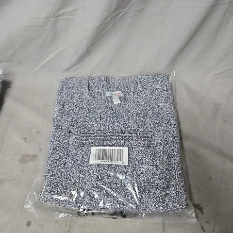 DENIM AND COMPANY SIZE L CHUNKY KNIT GREY JUMPER