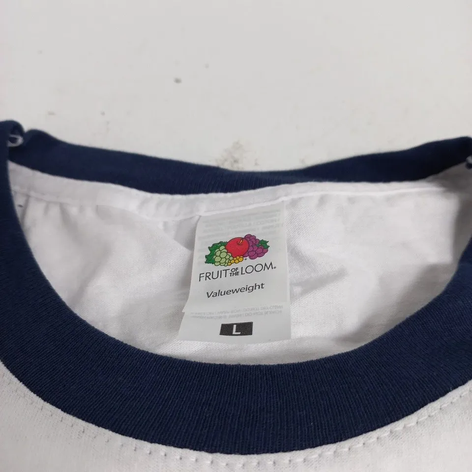 FRUIT OF THE LOOM VALUEWEIGHT WHITE ENGLAND T-SHIRT WITH NAVY COLLAR, SIZE L