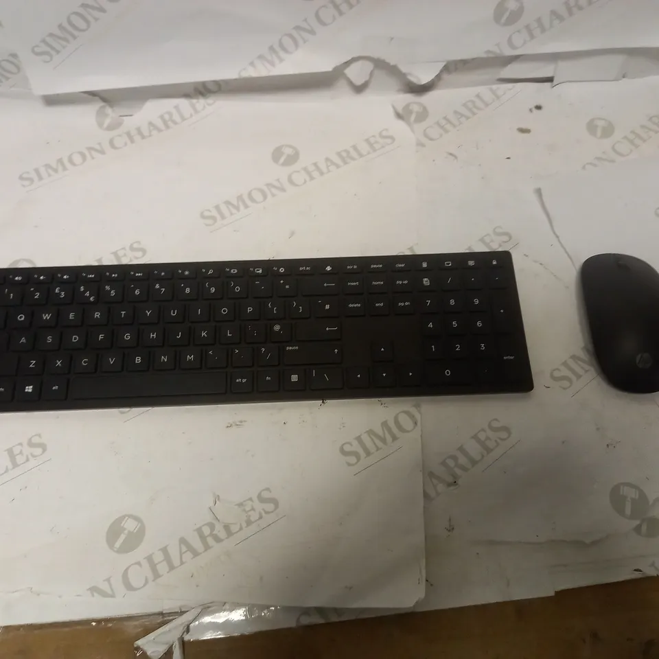 HP WIRELESS KEYBOARD AND MOUSE 