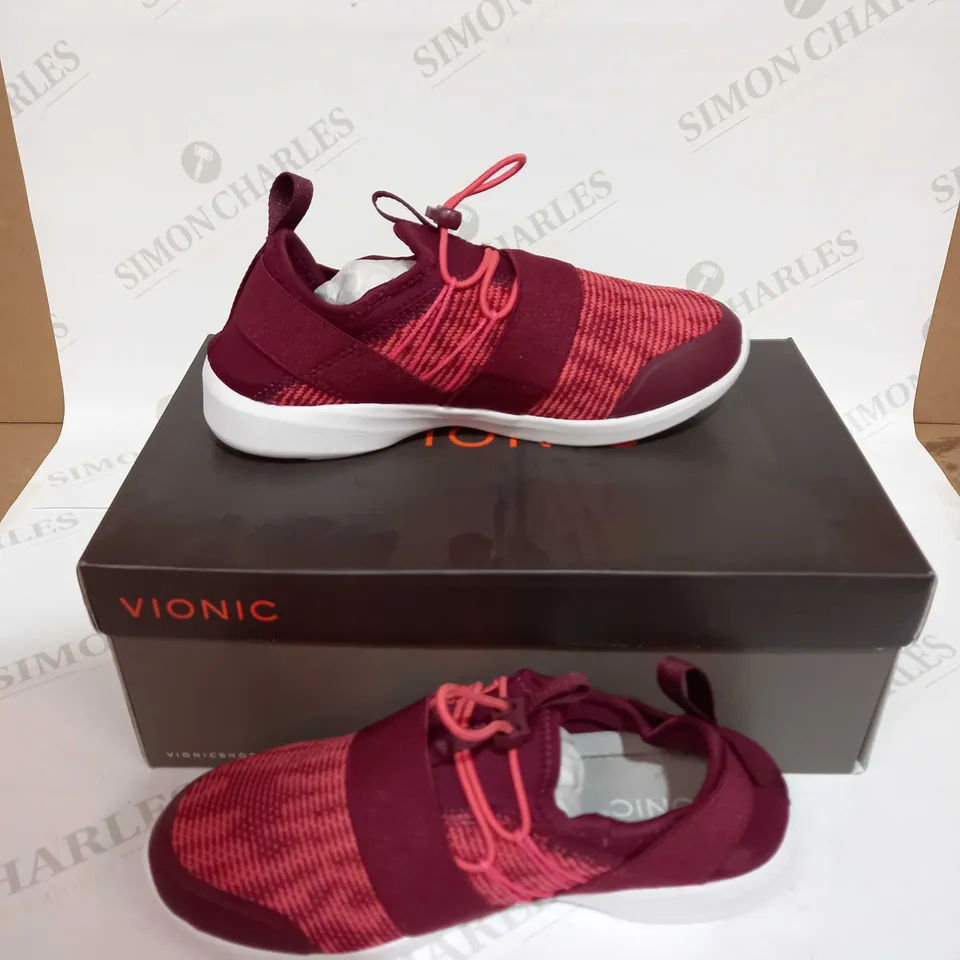 VIONIC ALANA TRAINER SIZE 4