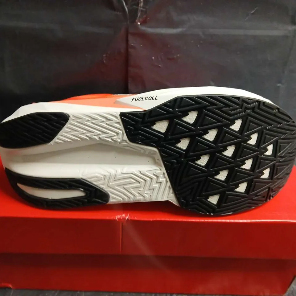 BOXED PAIR OF NEW BALANCE FUELCELL REBEL RUNNING SHOES – UK SIZE 9