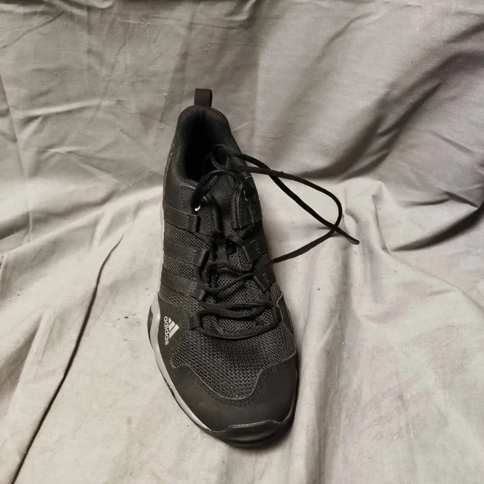 ADIDAS TERREX HIKING SHOES – BLACK/GRAY, MEN'S- SIZE 4