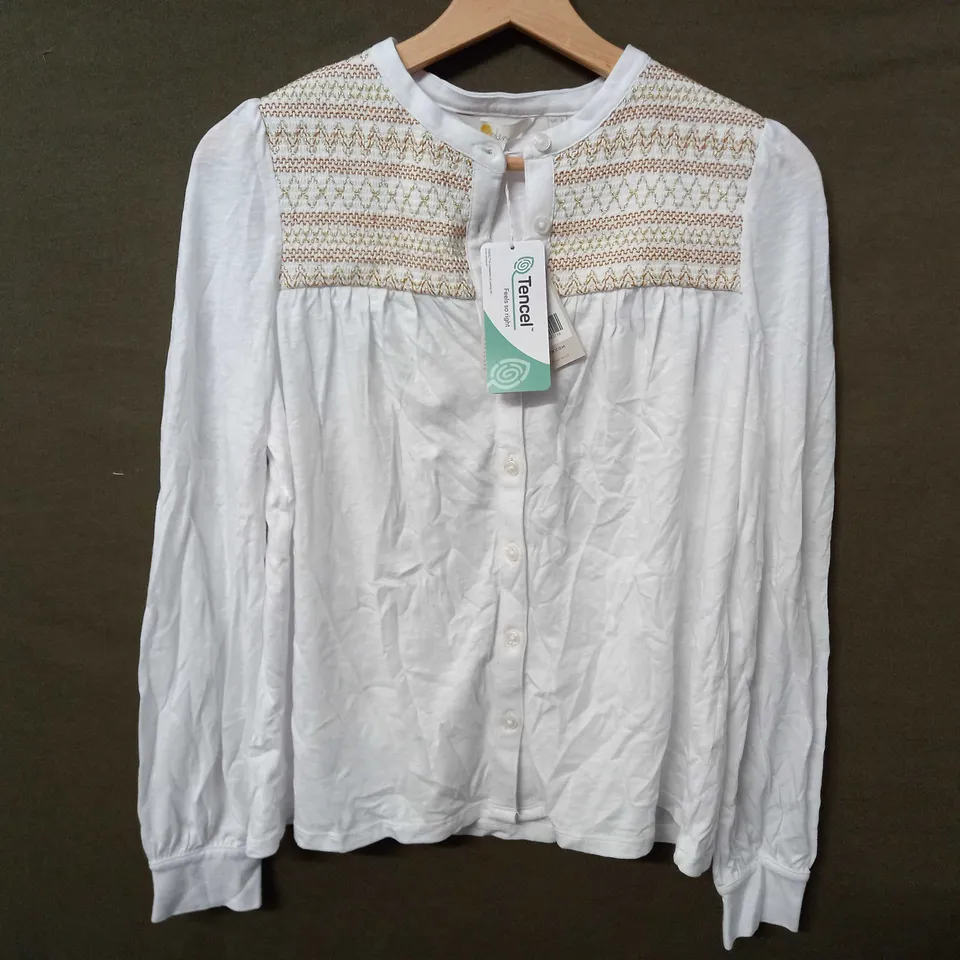 BODEN BUTTON UP TOP HALF TEXTURED DESIGN TOP IN WHITE - UK 6
