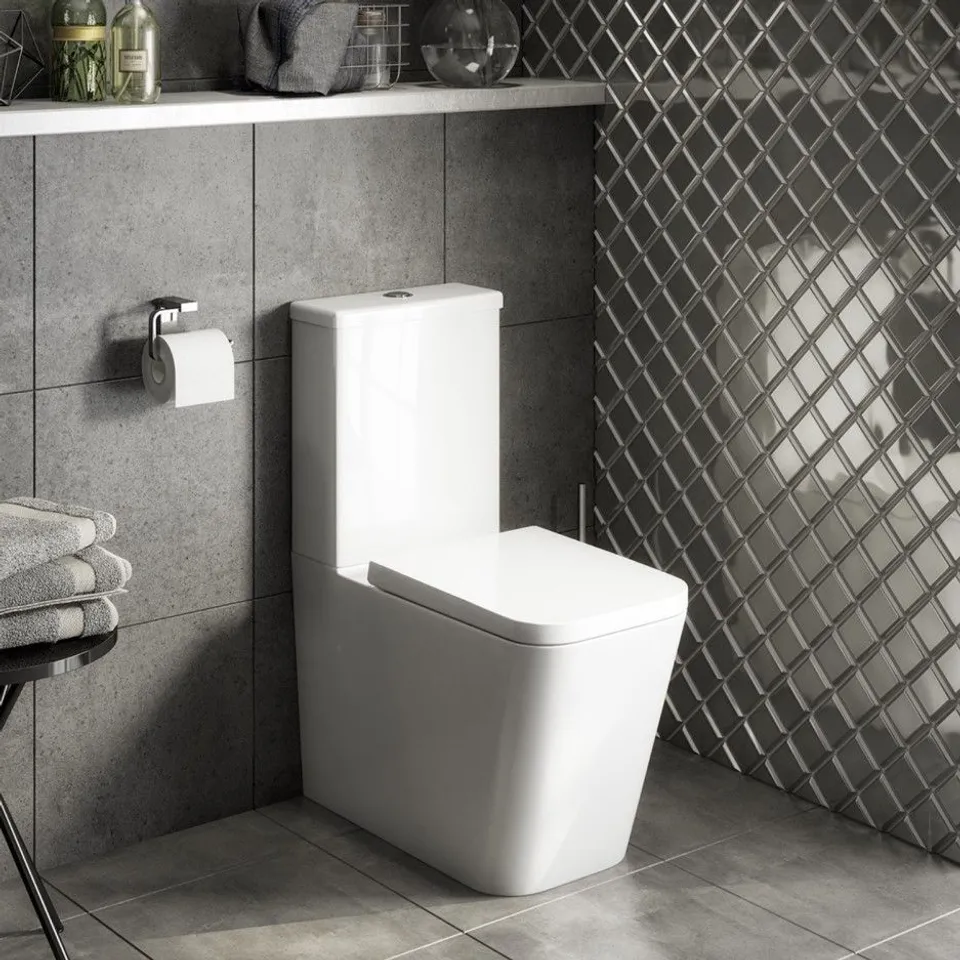 BOXED BRAND NEW EVAN SQUARE CLOSE COUPLED WC PAN 