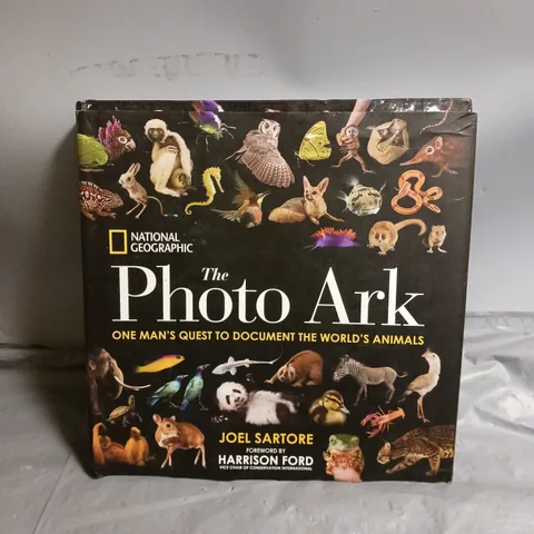 THE PHOTO ARK: ONE MAN'S QUEST TO DOCUMENT THE WORLD'S ANIMALS (NATIONAL GEOGRAPHIC PHOTO ARK) - HARDCOVER