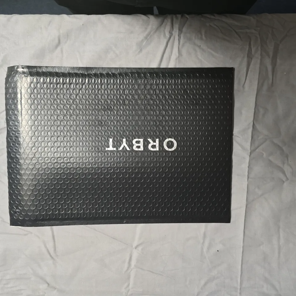 APPROXIMATELY 50 ORBYT BUBBLE MAILER – BLACK BUBBLE PACKAGING