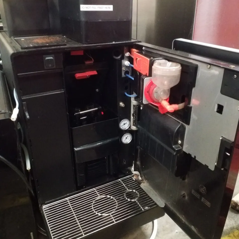 FRANKE A600 BEAN TO CUP COFFEE MACHINE