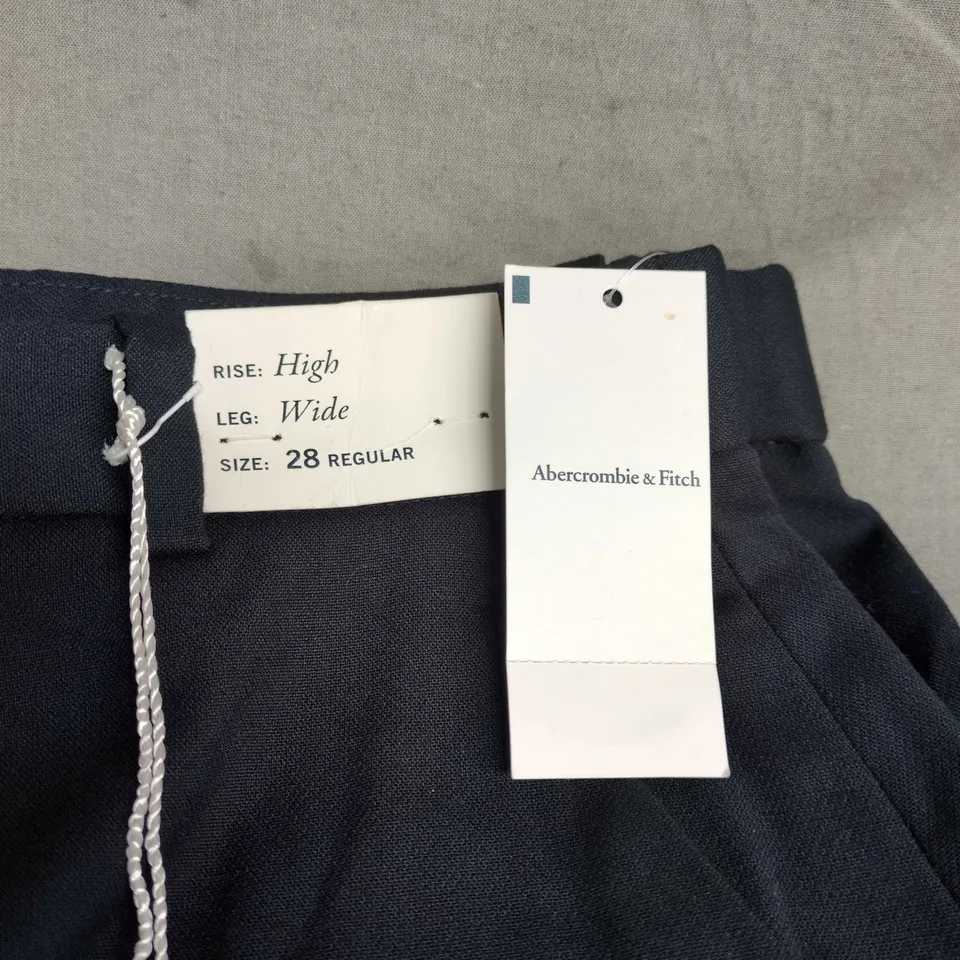 ABERCROMBIE & FITCH HIGH RISE WIDE LEG TROUSERS IN BLACK – WAIST 28 REGULAR