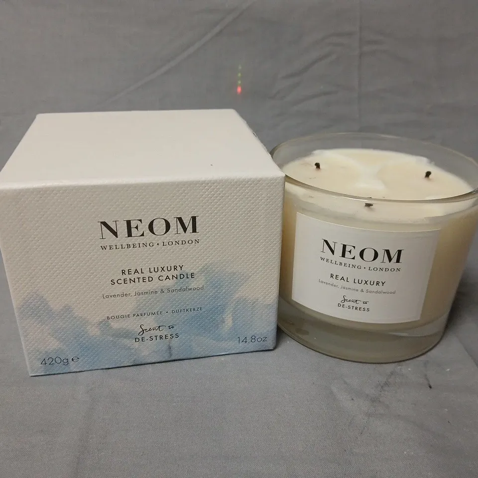 NEOM REAL LUXURY SCENTED CANDLE – LAVENDER, JASMINE & SANDALWOOD, 420G / 14.8OZ