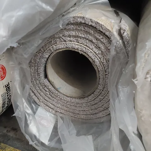 ROLL OF QUALITY CARPET - GREY // SIZE UNSPECIFIED