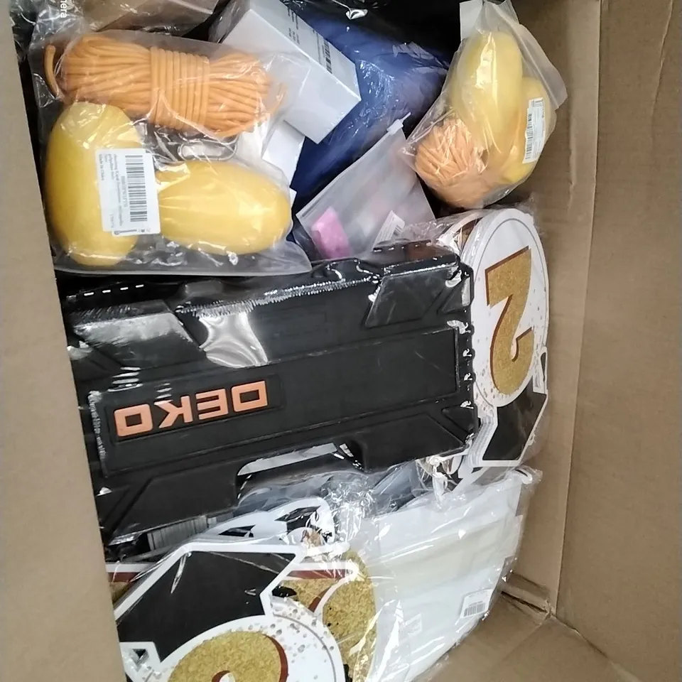 PALLET CONTAINING 6 BOXES OF ASSORTED HOUSEHOLD ITEMS TO INCLUDEPARTY FAVOUR SETS, BAGGED T-SHIRTS AND VSTHID DOLLS