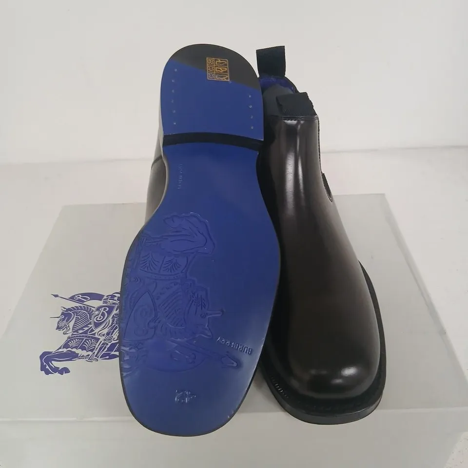 BURBERRY LEATHER CHELSEA BOOTS – BLACK, UK 8 (EU 42)