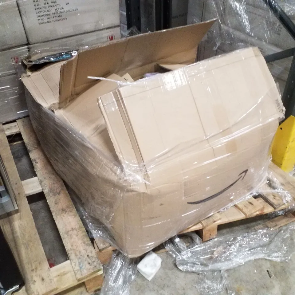 PALLET CONTAINING ASSORTED TABLET & PHONE CASES