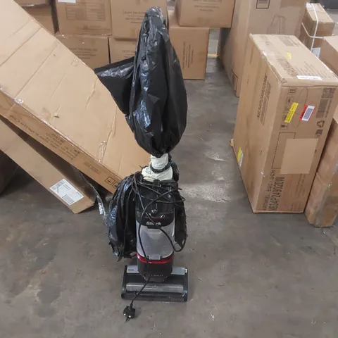 SHARK LIFT-AWAY UPRIGHT VACUUM CLEANER WITH TRUEPET NV602UKT