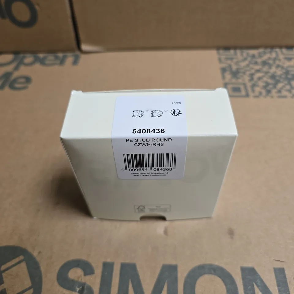 SWAROVSKI CUBIC ZIRCONIA ROUND STUD EARRINGS IN PINK PRESENTATION BOX