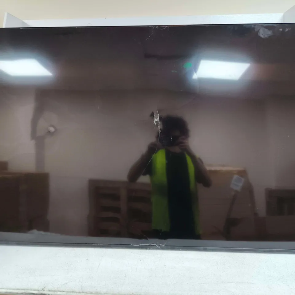 SAMSUNG 65-INCH UE65U8002FK LED TV – CRACKED SCREEN UNTESTED