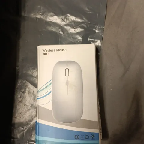 BOX OF APPROXIMATELY 15 ASSORTED ELECTRONIC ITEMS TO INCLUDE: WIRELESS MOUSE AND VOICE RECORDER