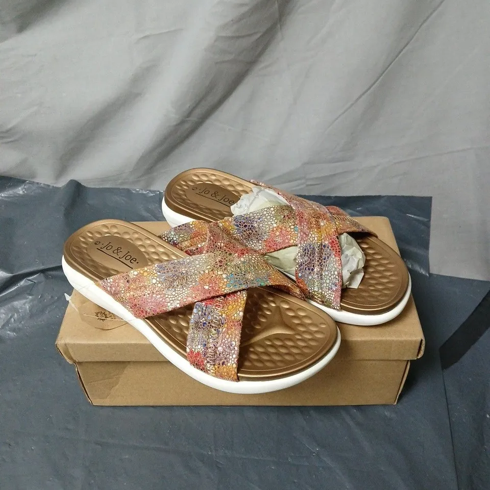 JO AND JOE SANDALS SIZE 6 BOXED