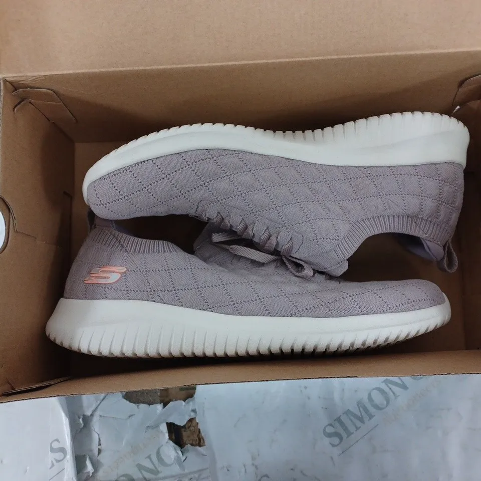 BOXED SKETCHERS STRETCH FIT TRAINERS UK 7
