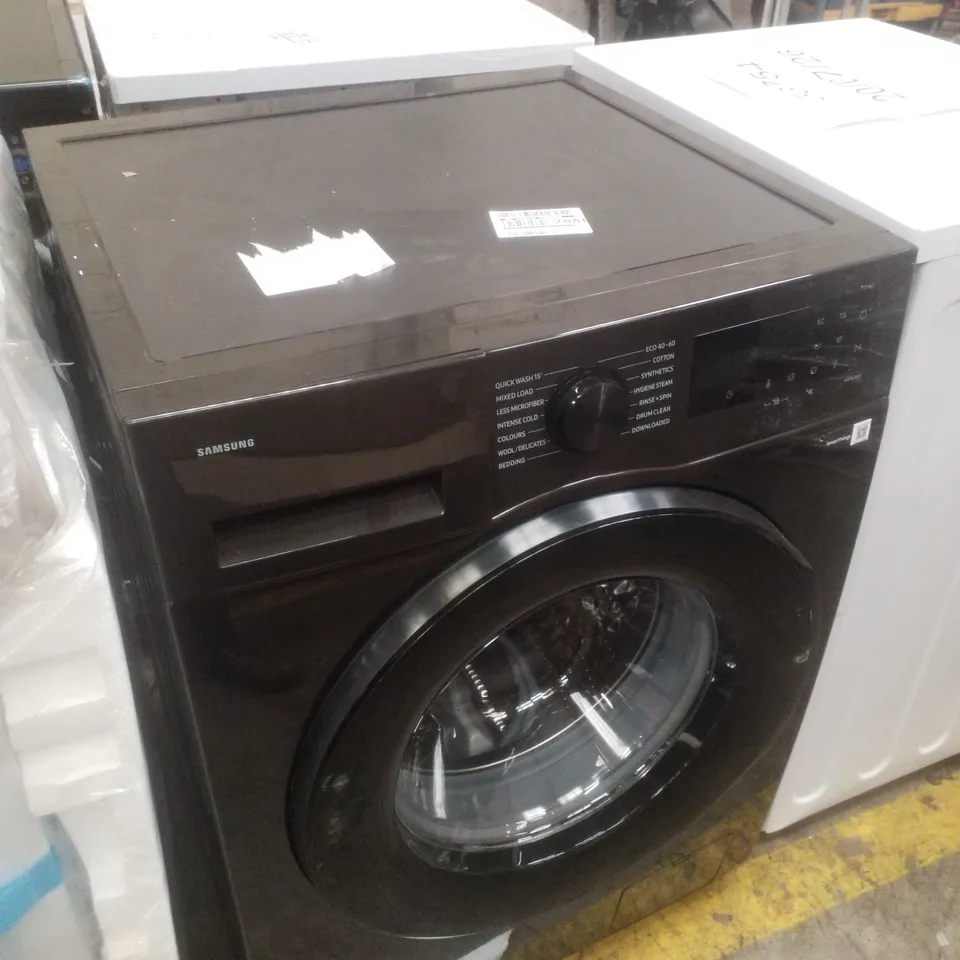 SAMSUNG SERIES 5 FREESTANDING WASHING MACHINE IN BLACK - WW90CGC04DABEU