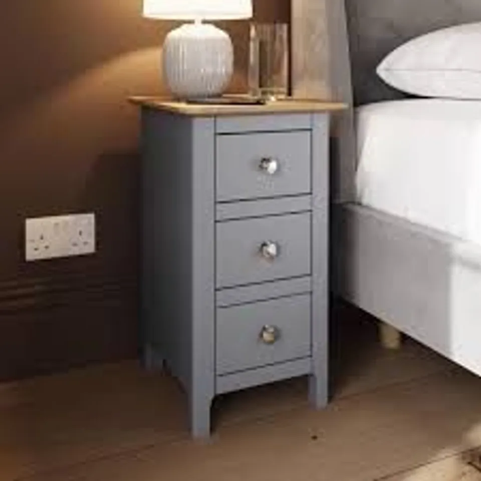 BOXED FWSTYLE TABERNO SLIM 3 DRAWER GREY OAK ASSEMBLED BEDSIDE TABLE