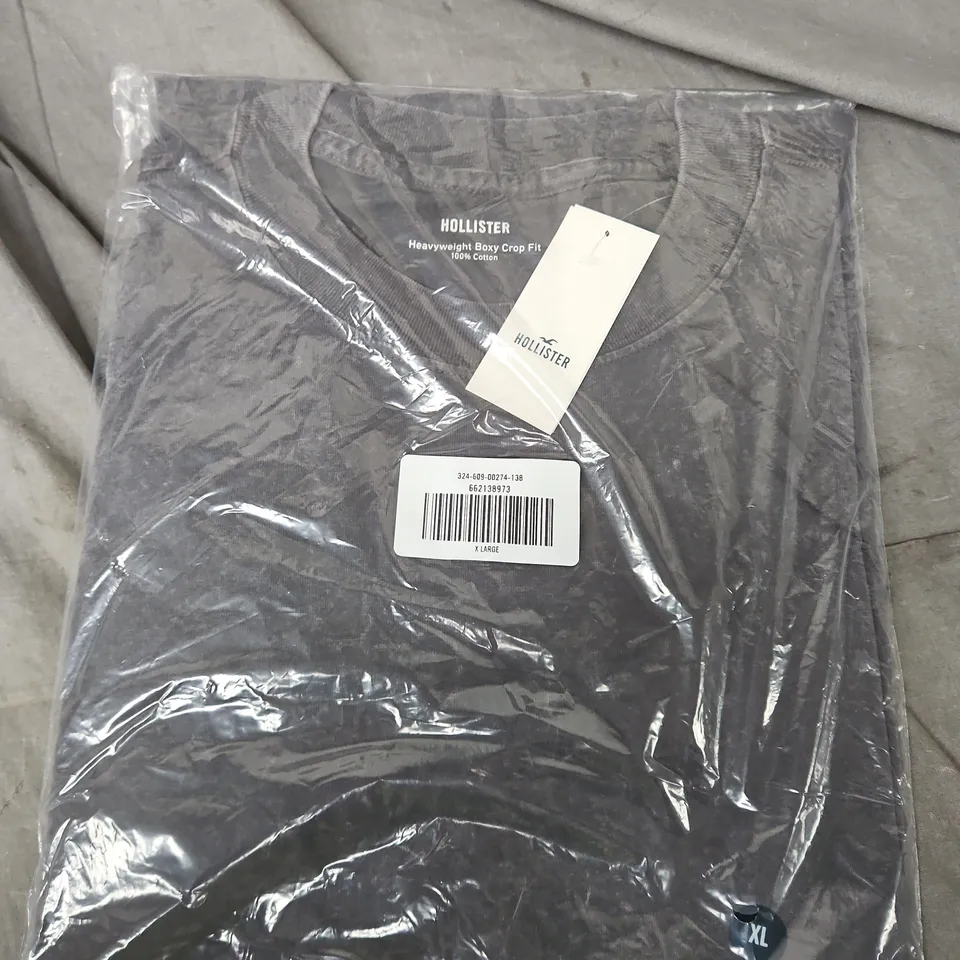 HOLLISTER HEAVYWEIGHT BOXY CROP FIT T-SHIRT – XL