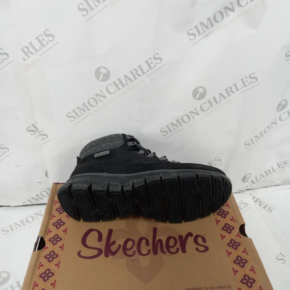 BOXED SKECHERS WARM ANKLE BOOTS, BLACK - SIZE 3.5