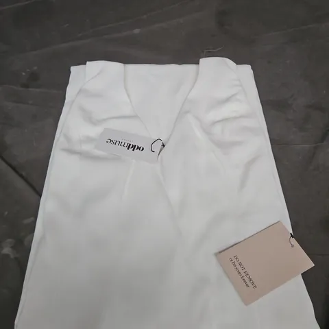 ODDMUSE THE ULTIMATE MUSE V NECK MIDI DRESS WHITE SIZE XL