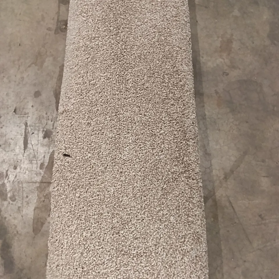 ROLL OF GRIFFIN SAND FELT BACK APPROX SIZE: 1.95M X 4.00M