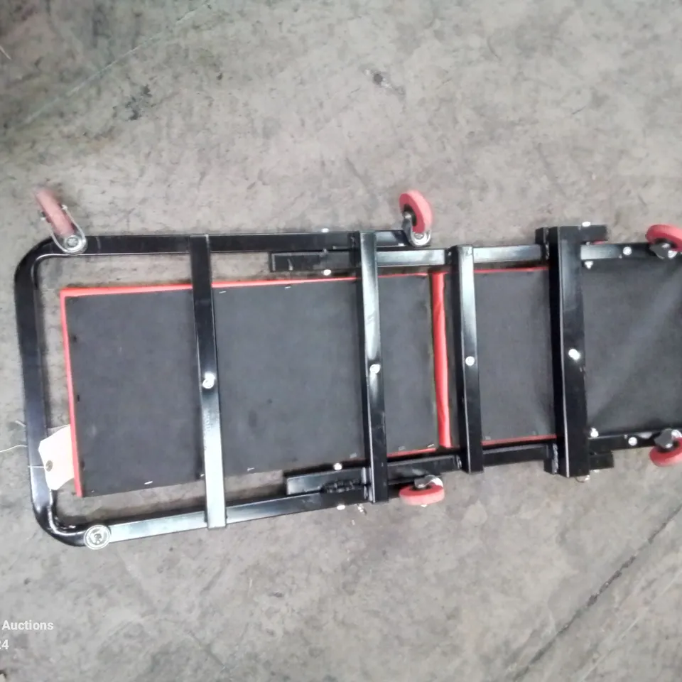 CLARKE STRONG ARM UNDER CAR TROLLEY (1 WHEEL MISSING)