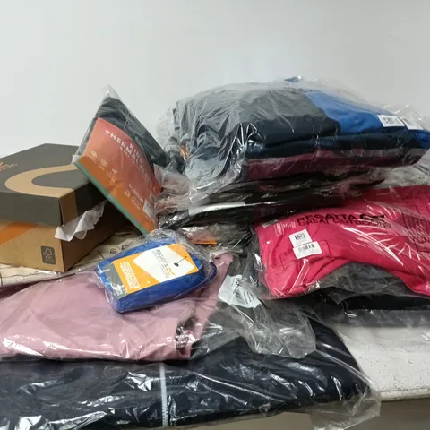 BOX OF APPROXIMATELY 26 BRAND NEW ASSORTED REGATTA CLOTHING ITEMS IN VARIOUS STYLES , COLOURS AND SIZES INCLUDING MALAND COAT AND OKARA COAT