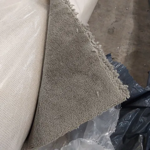 ROLL OF QUALITY MELBOURNE SUPREME VULCAN CARPET // SIZE: APPROX 4 X 5.3m