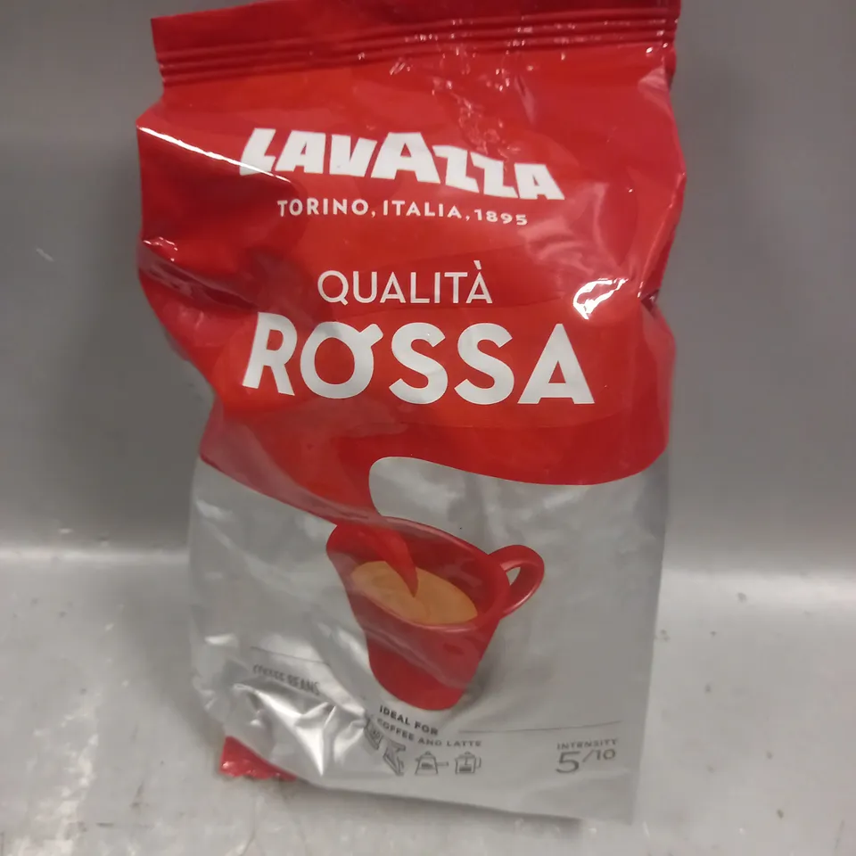 THREE BAGS OF LAVAZZA QUALITY ROSSA COFFEE BEANS 1000G 5/10 INTENSITY