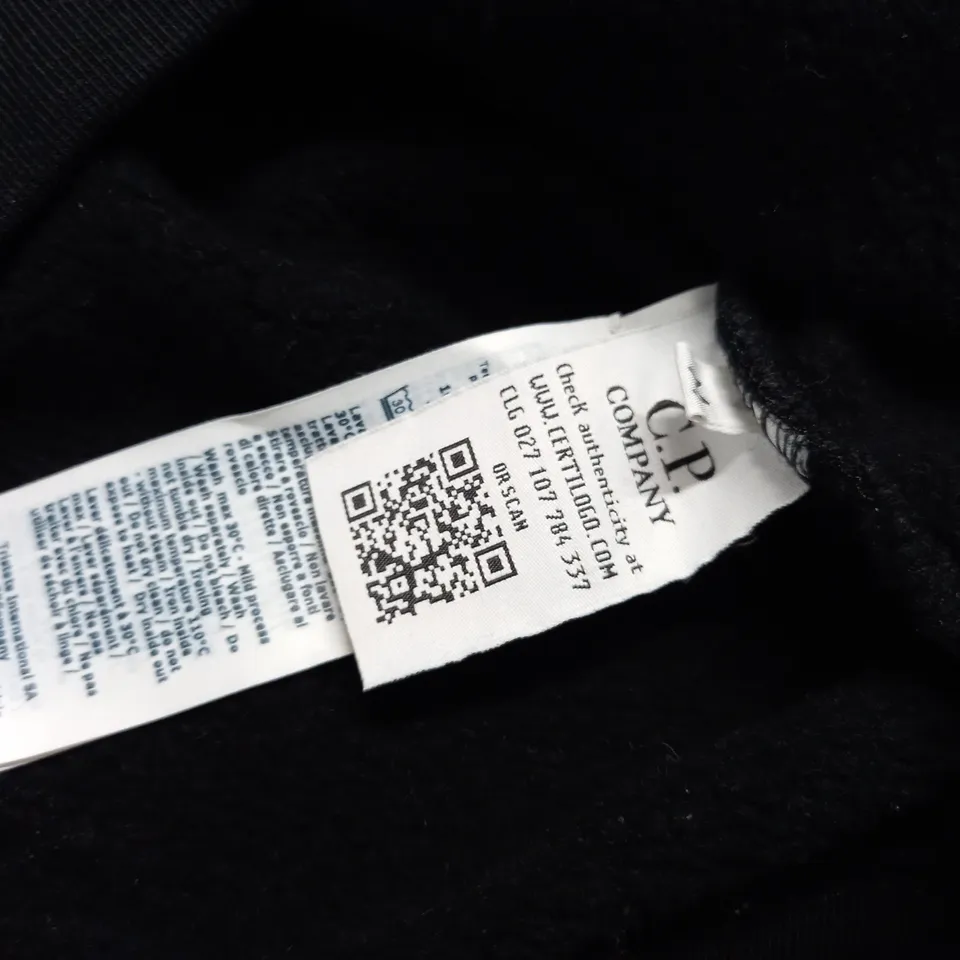 C.P. COMPANT BLACK JUMPER - M 