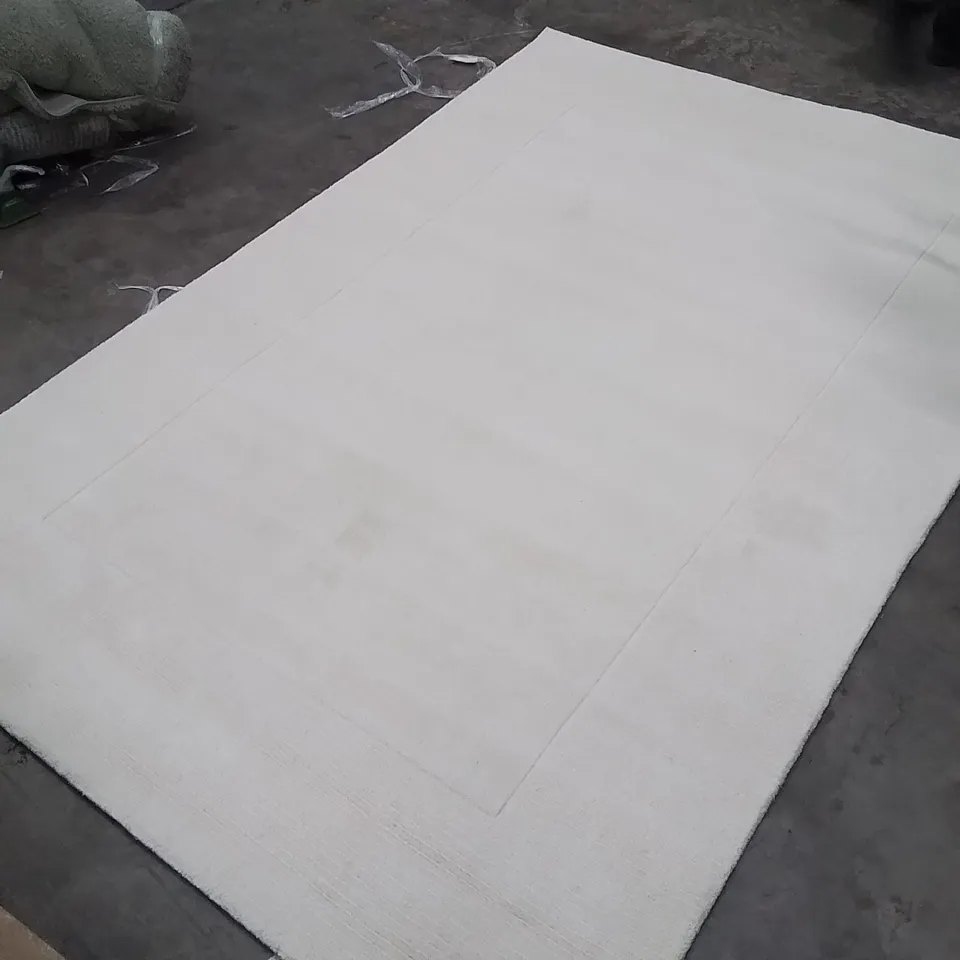 QUALITY DESIGNER AREA RUG - APPROXIMATELY 288x196