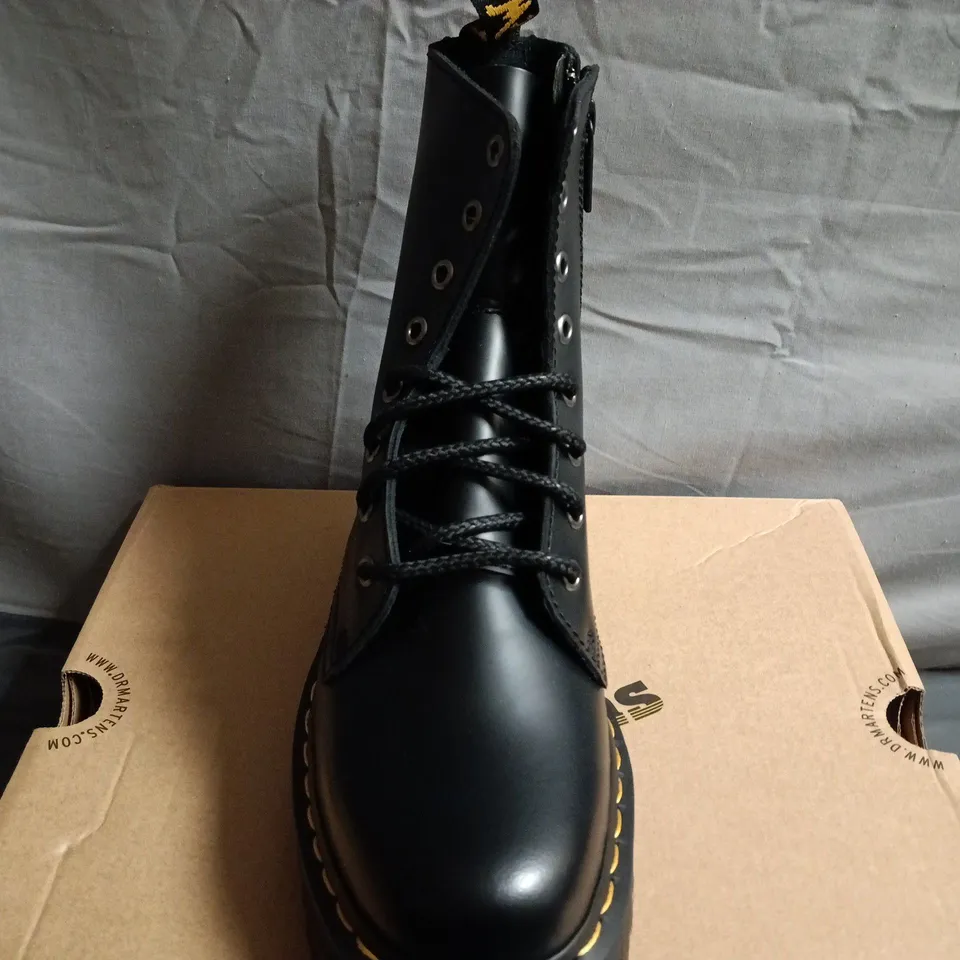 BOXED PAIR OF DR. MARTENS BLACK LEATHER BOOTS –UK SIZE 6