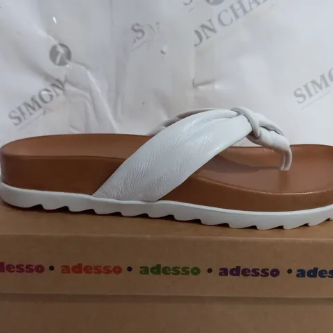 BOXED ADESSO PLATFORM OPEN TOE SANDALS IN WHITE - SIZE 7