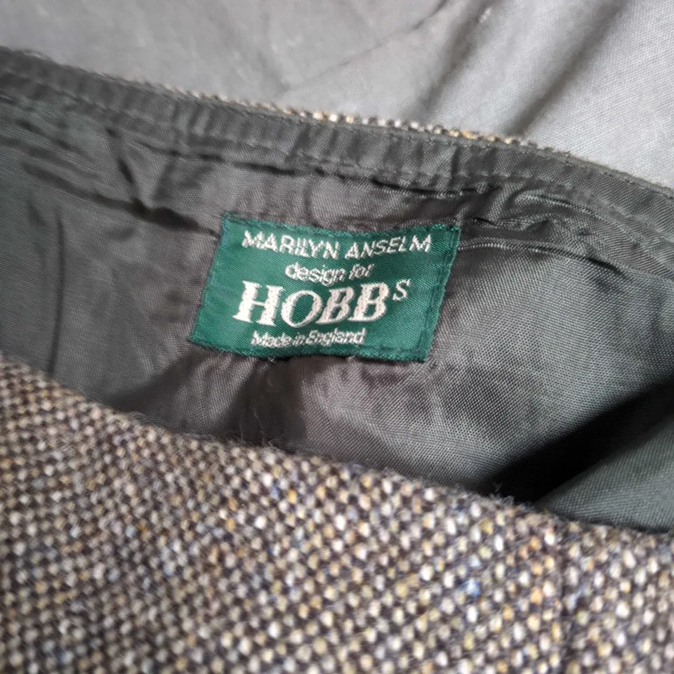 HOBBS BROWN TWEED MINI SKIRT – WOMEN'S SIZE UNSPECIFIED .