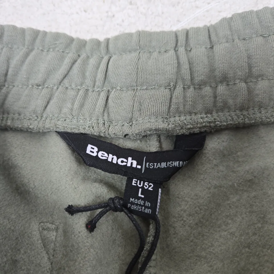 BENCH. KHAKI SHORTS – EU52 (SIZE L)