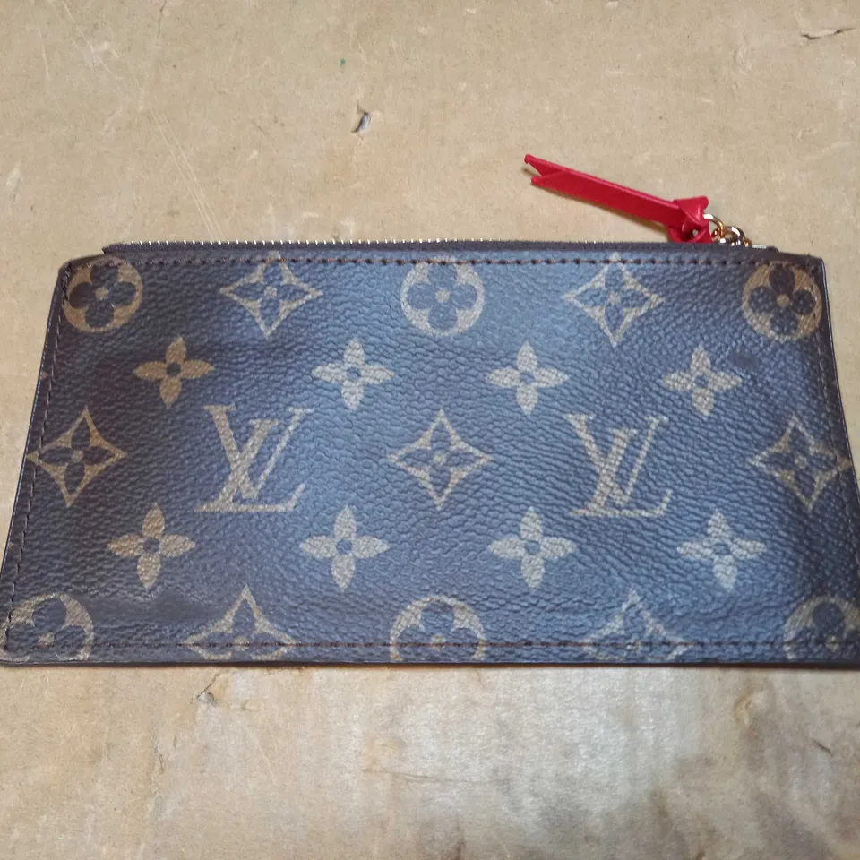 LOUIS VUITTON PURSE 