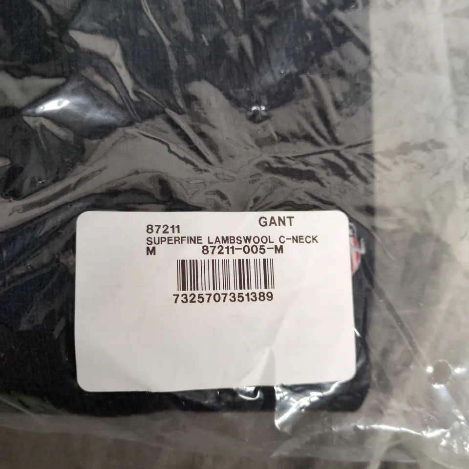 GANT SUPERFINE LAMBSWOOL C-NECK SWEATER – BLACK – SIZE M