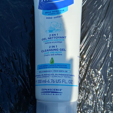APPROXIMATELY 30 MUSTELA 2 IN 1 CLEANSING GEL 200ML