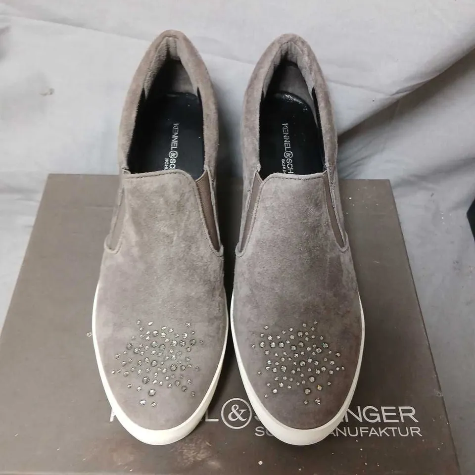 KENNEL + SCHMENGER GREY SUEDE SLIP-ON SNEAKERS – UK 7 (BOXED)