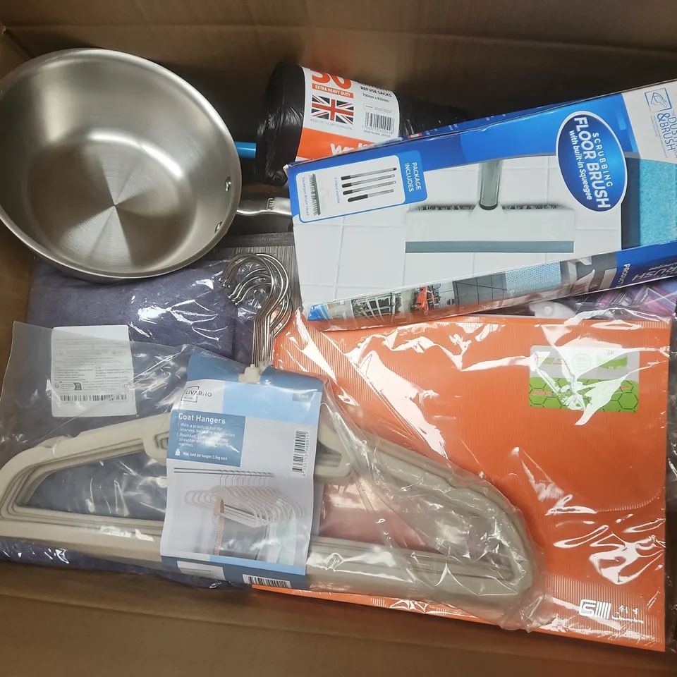 APPROXIMATELY 15 ASSORTED HOUSEHOLD PRODUCTS TO INCLUDE LED CEILING LAMP, YASS CLEAN INTENSE LAUNDRY ELIXIR, COAT HANGERS, ETC - COLLECTION ONLY
